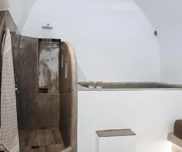 Апарт-отель Aetheria Foinikia (Santorini)