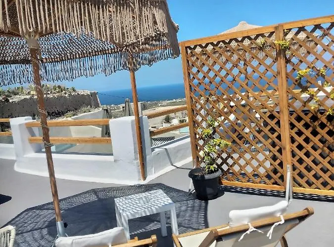 Апарт-отель Aetheria Foinikia (Santorini)