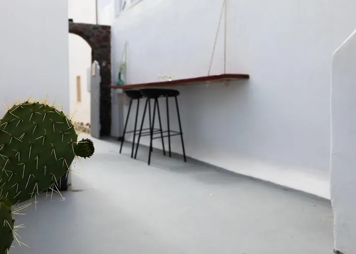 Апарт-отель Aetheria Foinikia (Santorini)